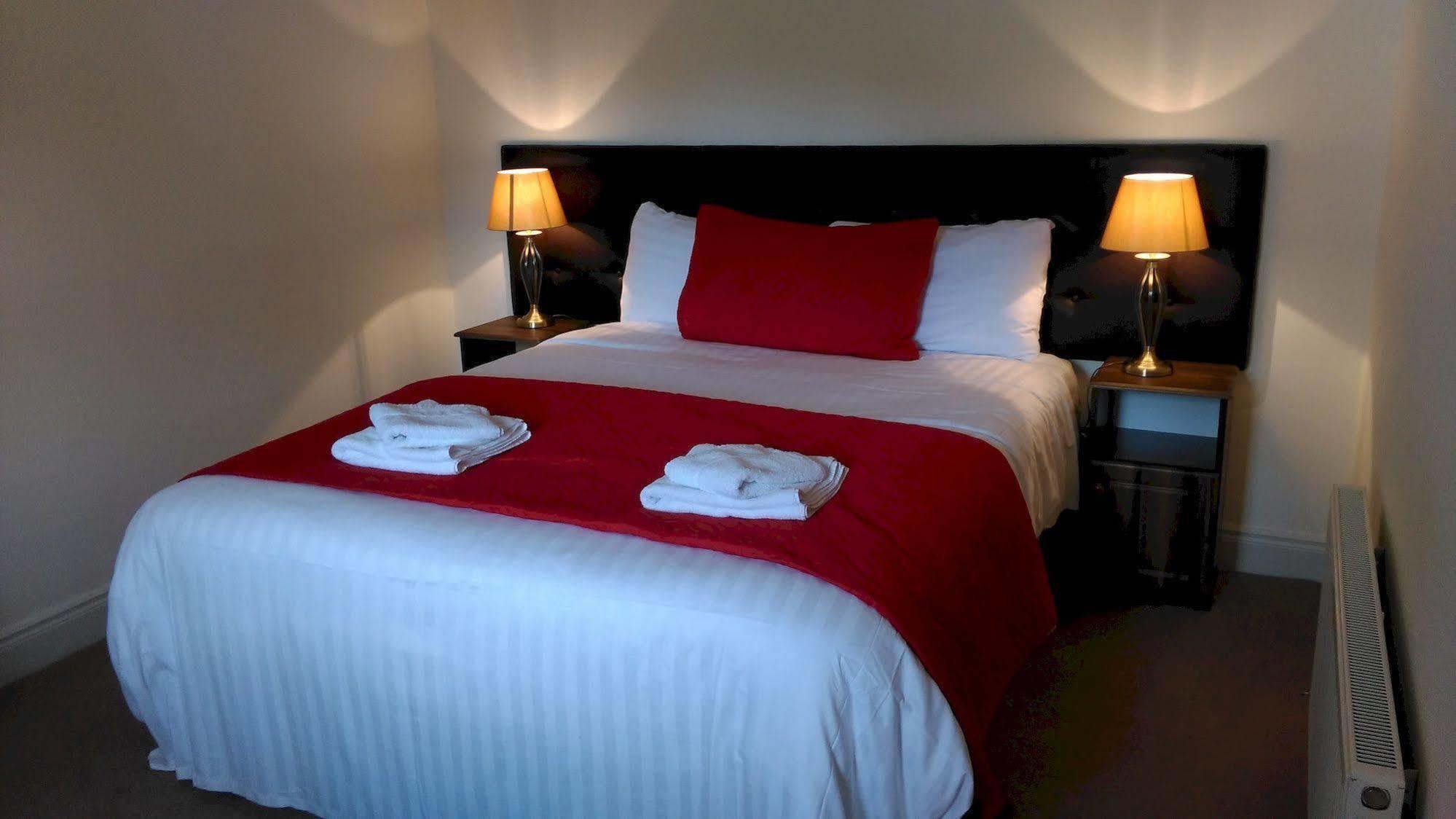 Tyrrellspass New Forest Estate Lodges מראה חיצוני תמונה