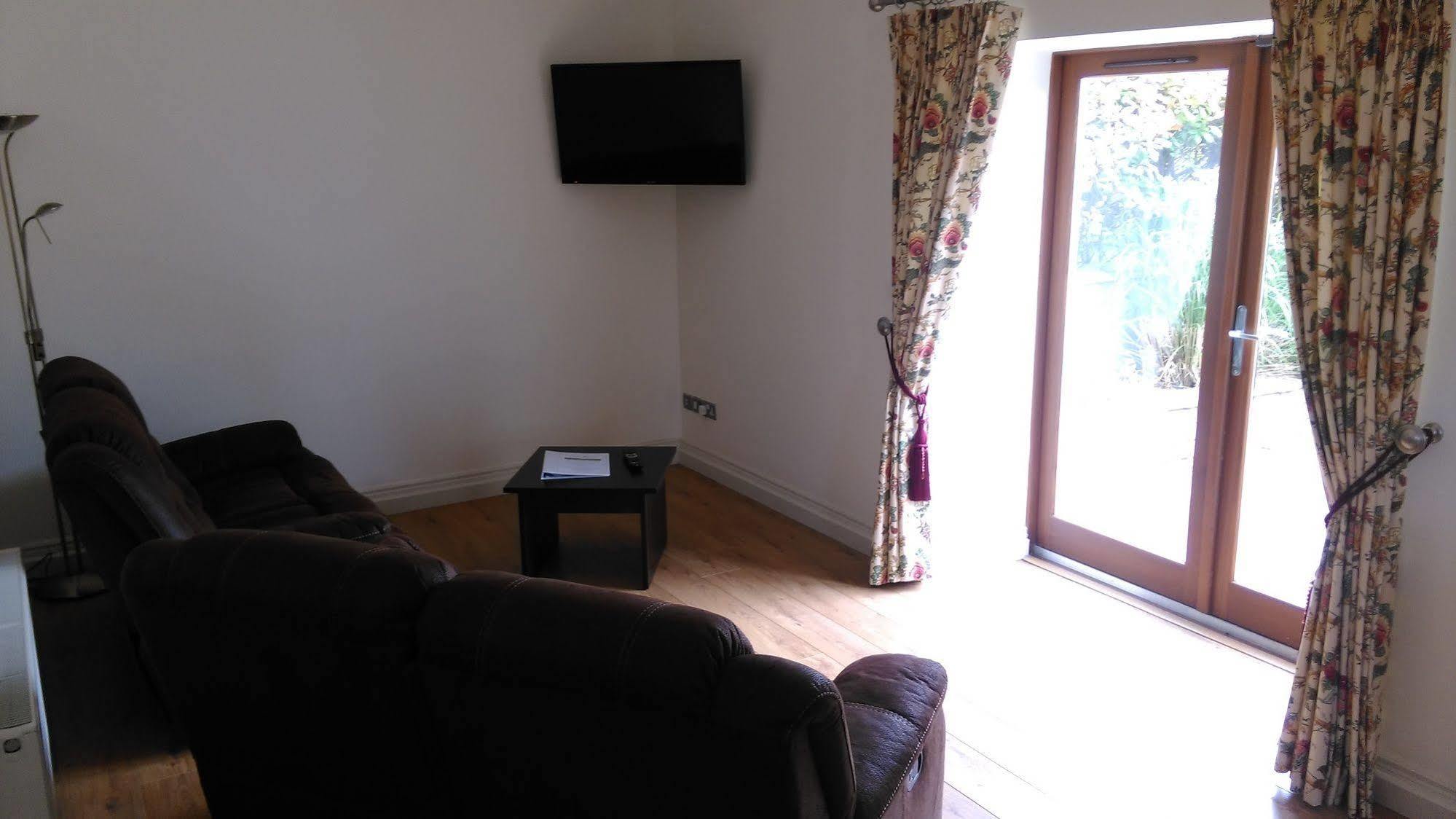 Tyrrellspass New Forest Estate Lodges מראה חיצוני תמונה