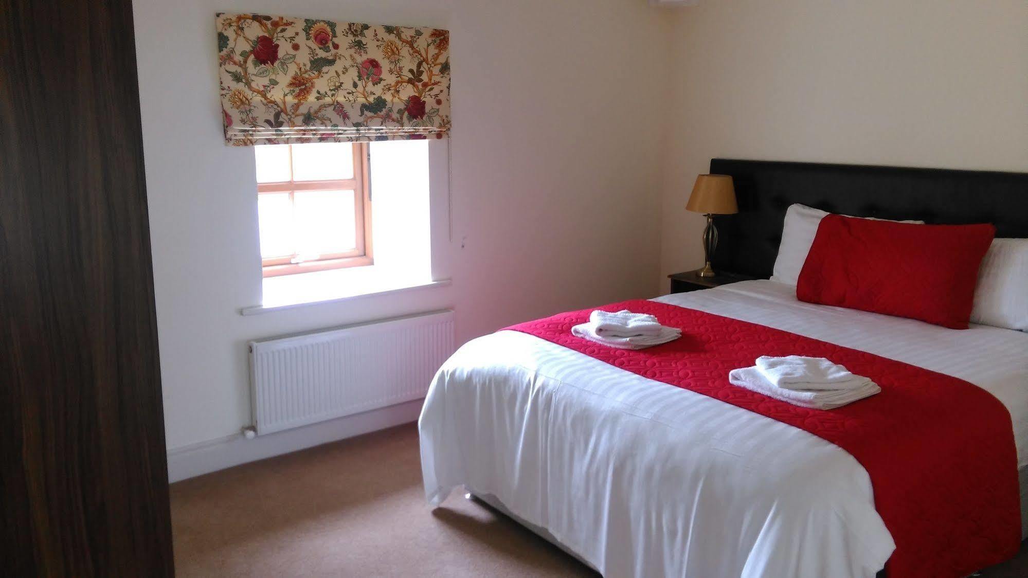 Tyrrellspass New Forest Estate Lodges מראה חיצוני תמונה