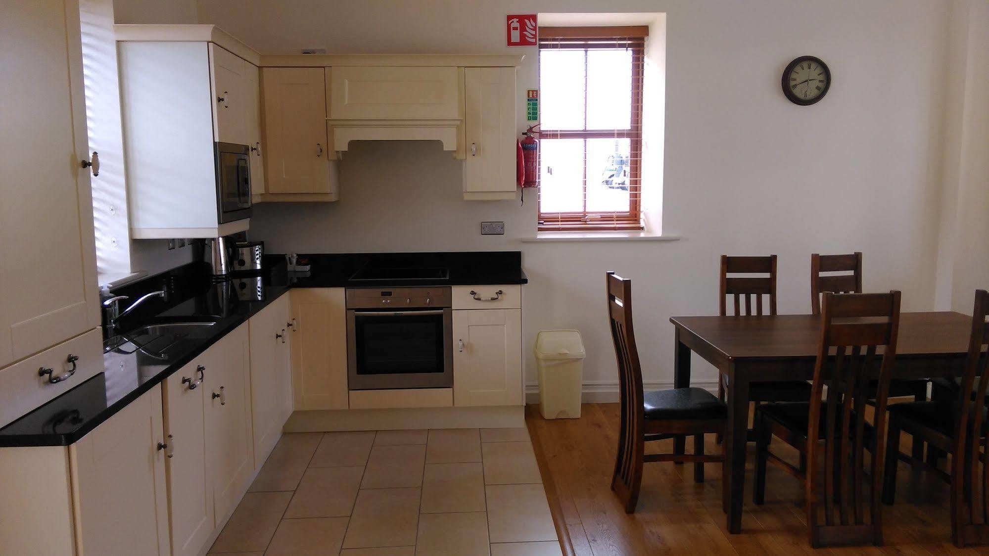 Tyrrellspass New Forest Estate Lodges מראה חיצוני תמונה